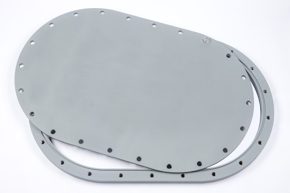 Mannhull E oval stål overflatemontert c/o 830x500